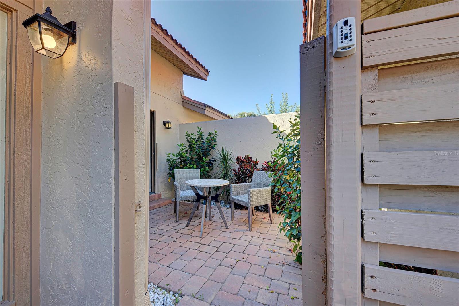 LANDINGS CARRIAGEHOUSE I - Residential Lease