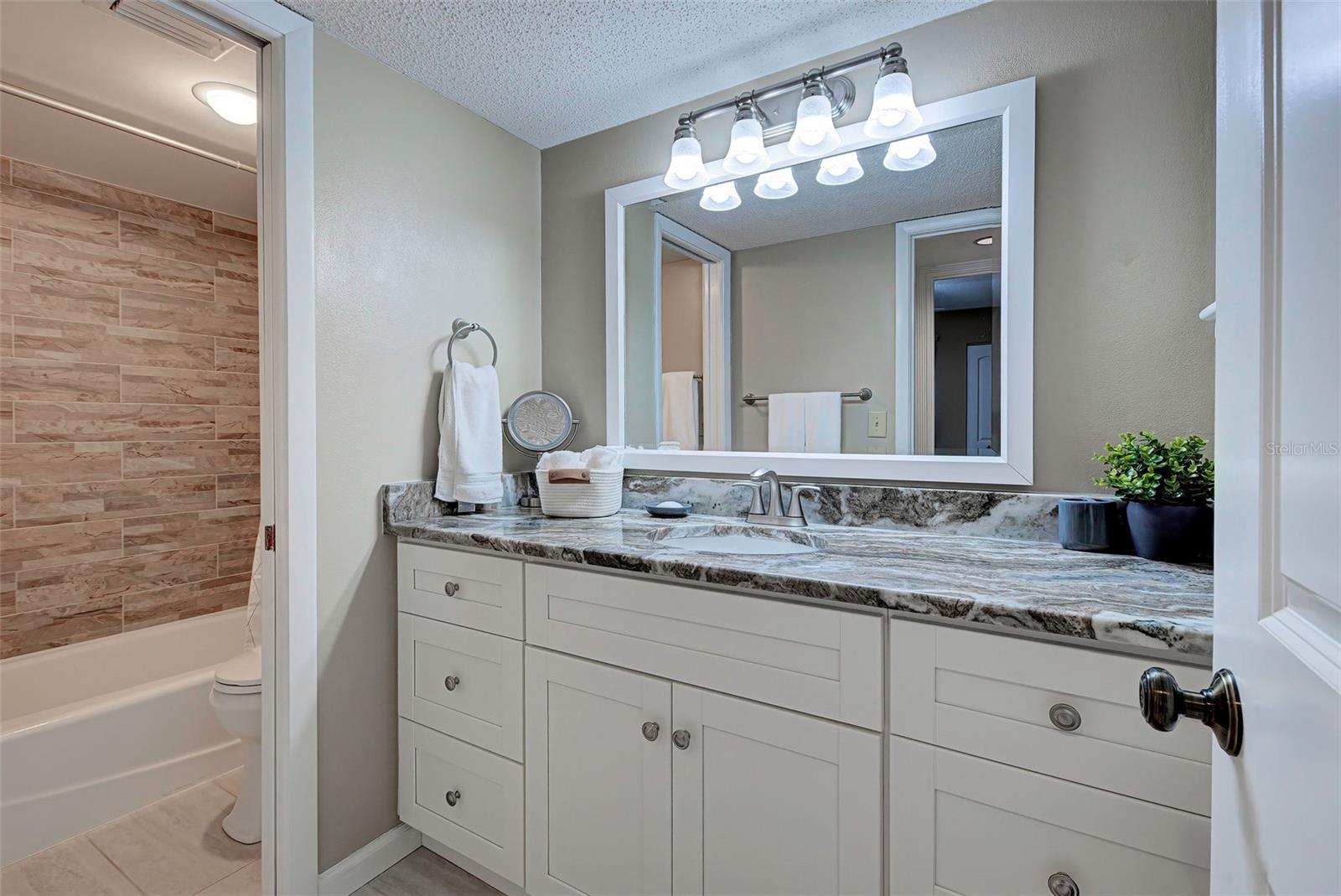 LANDINGS CARRIAGEHOUSE I - Residential Lease