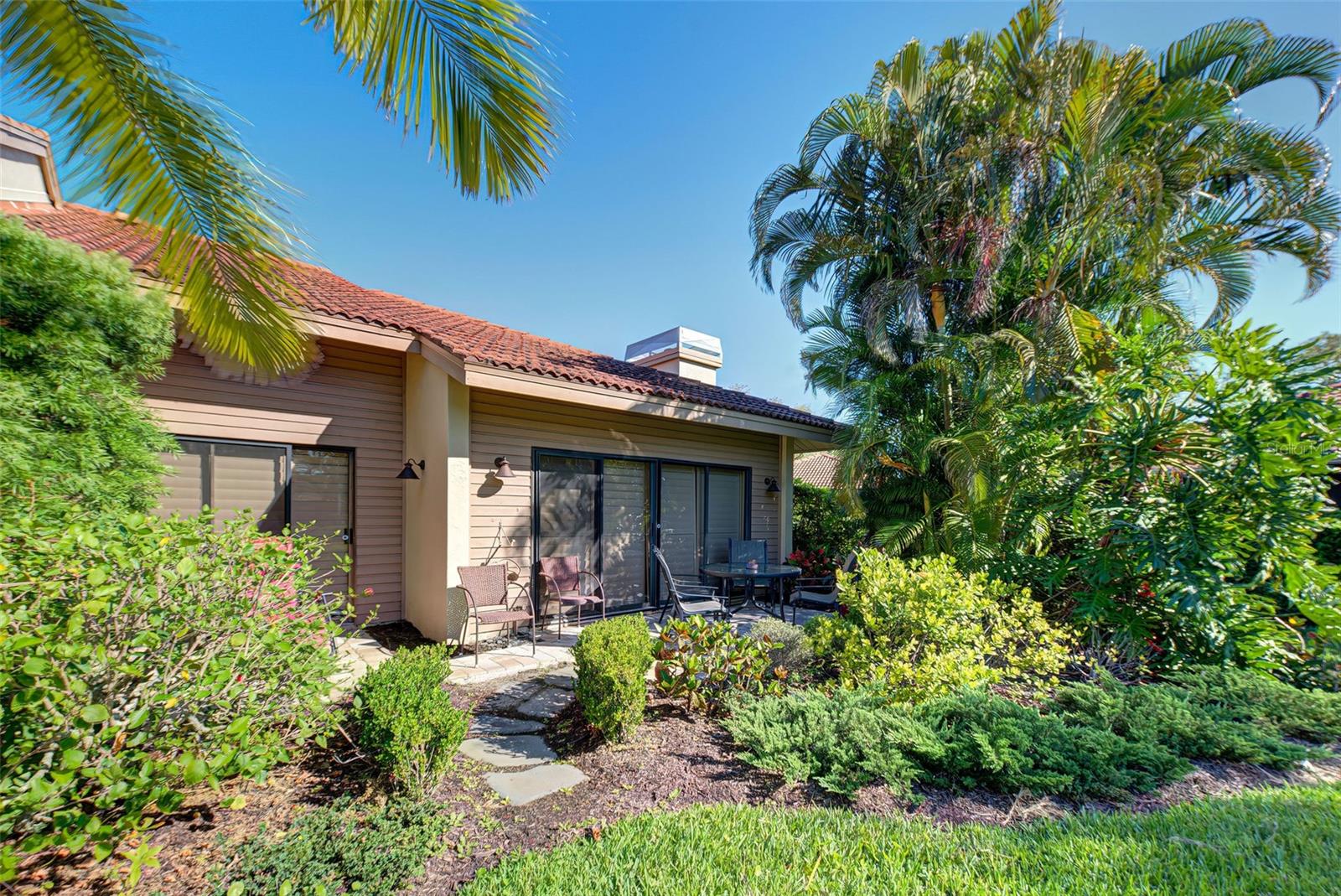 LANDINGS CARRIAGEHOUSE I - Residential Lease