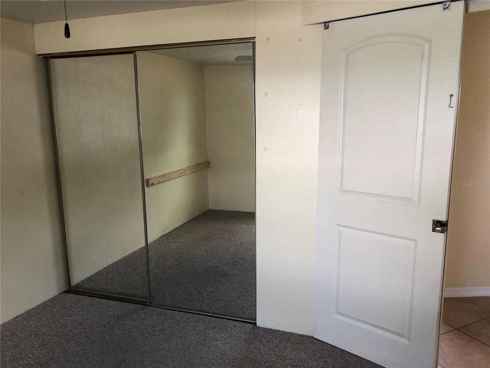 RIVER EDGE 02 - Residential Lease