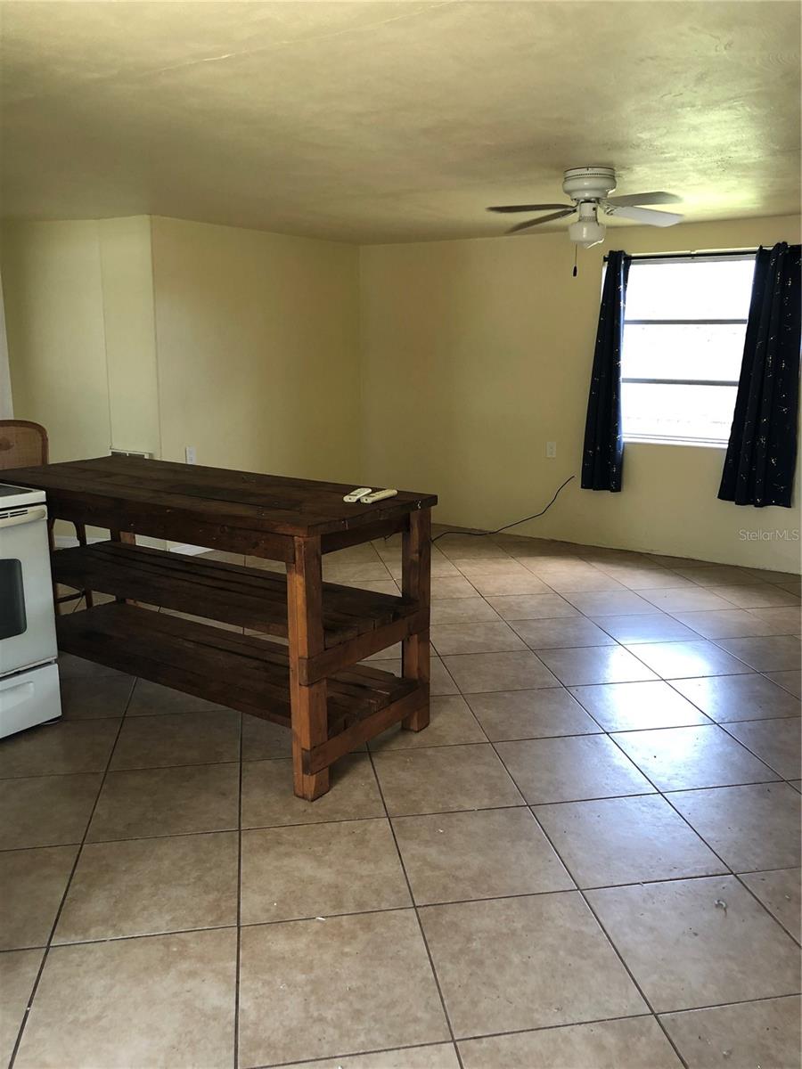 RIVER EDGE 02 - Residential Lease