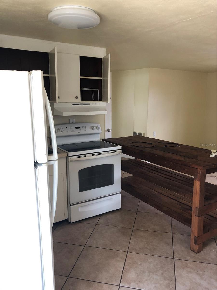 RIVER EDGE 02 - Residential Lease