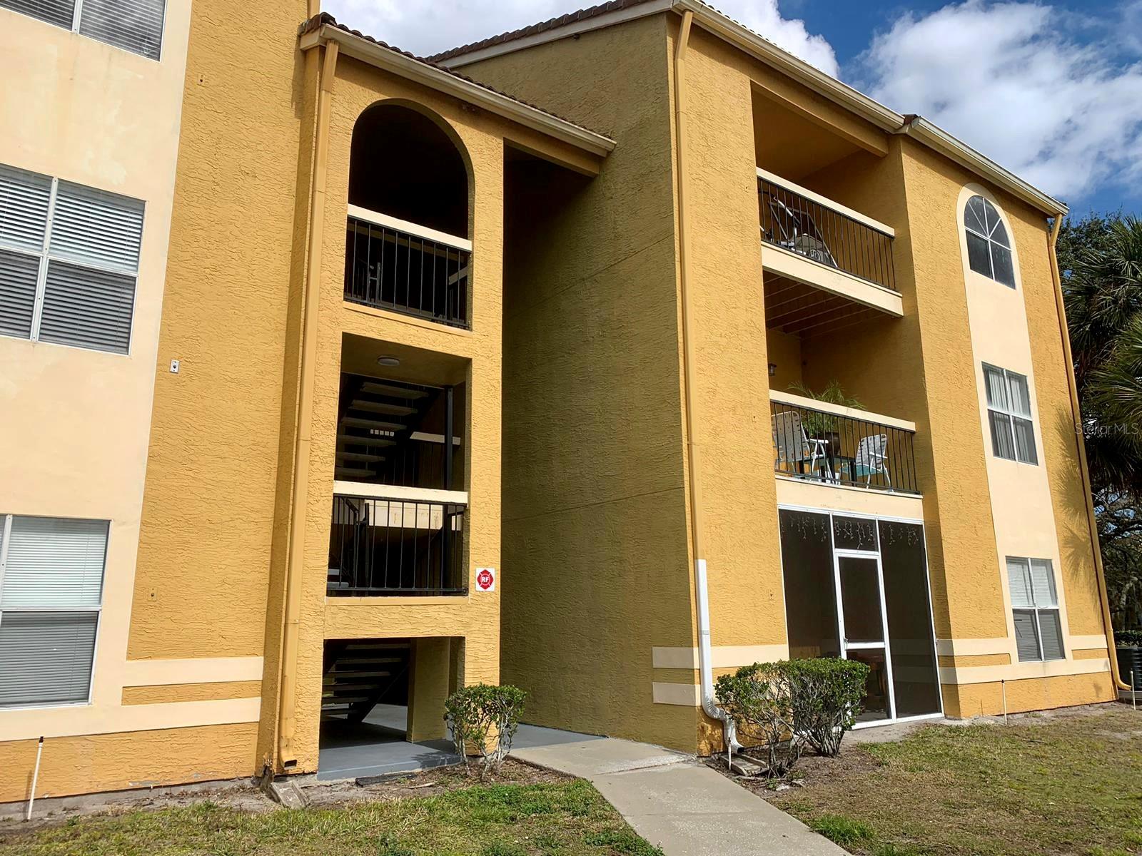IMAGES A CONDO - Residential Lease