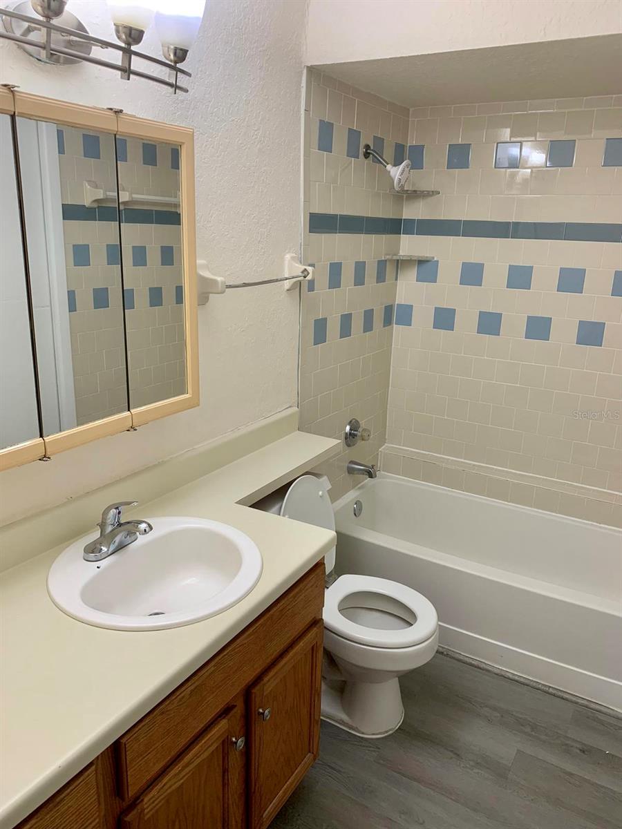 IMAGES A CONDO - Residential Lease