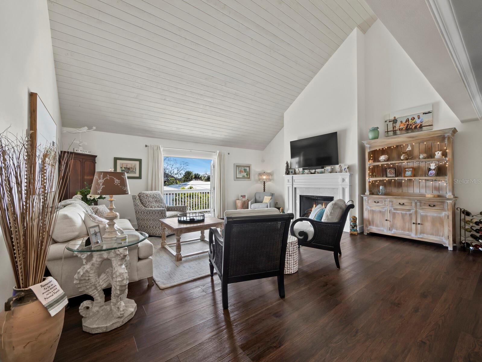 BAY ISLAND PARK - Residential