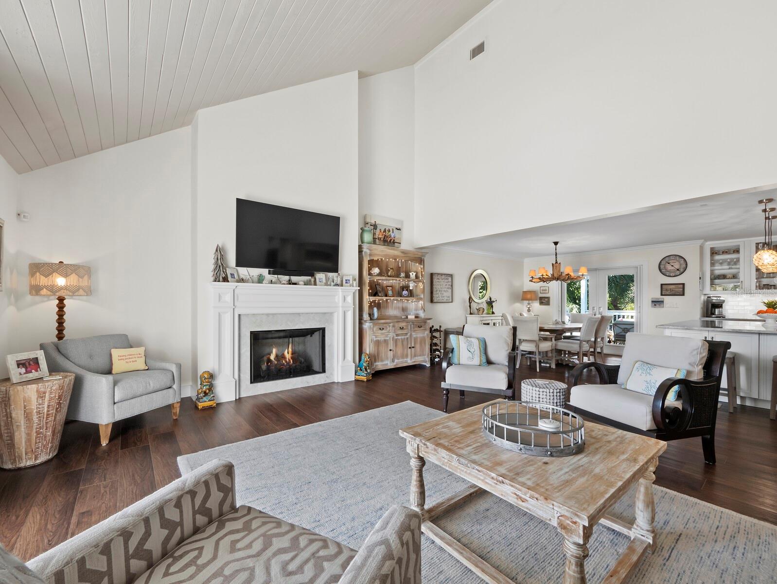 BAY ISLAND PARK - Residential