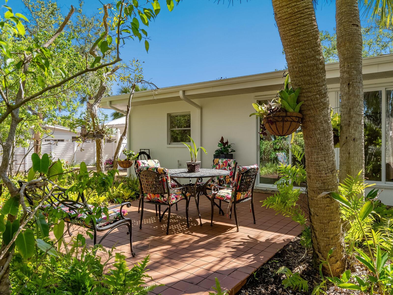 SIESTA ISLES UNIT 2 - Residential