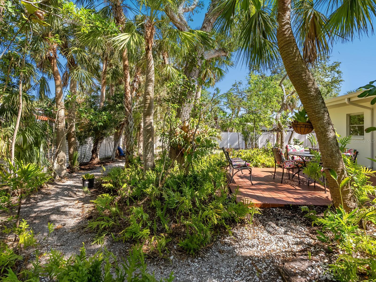 SIESTA ISLES UNIT 2 - Residential