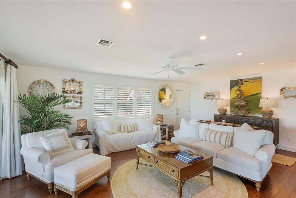 HARBOR DRIVE WATERWAYS - Residential