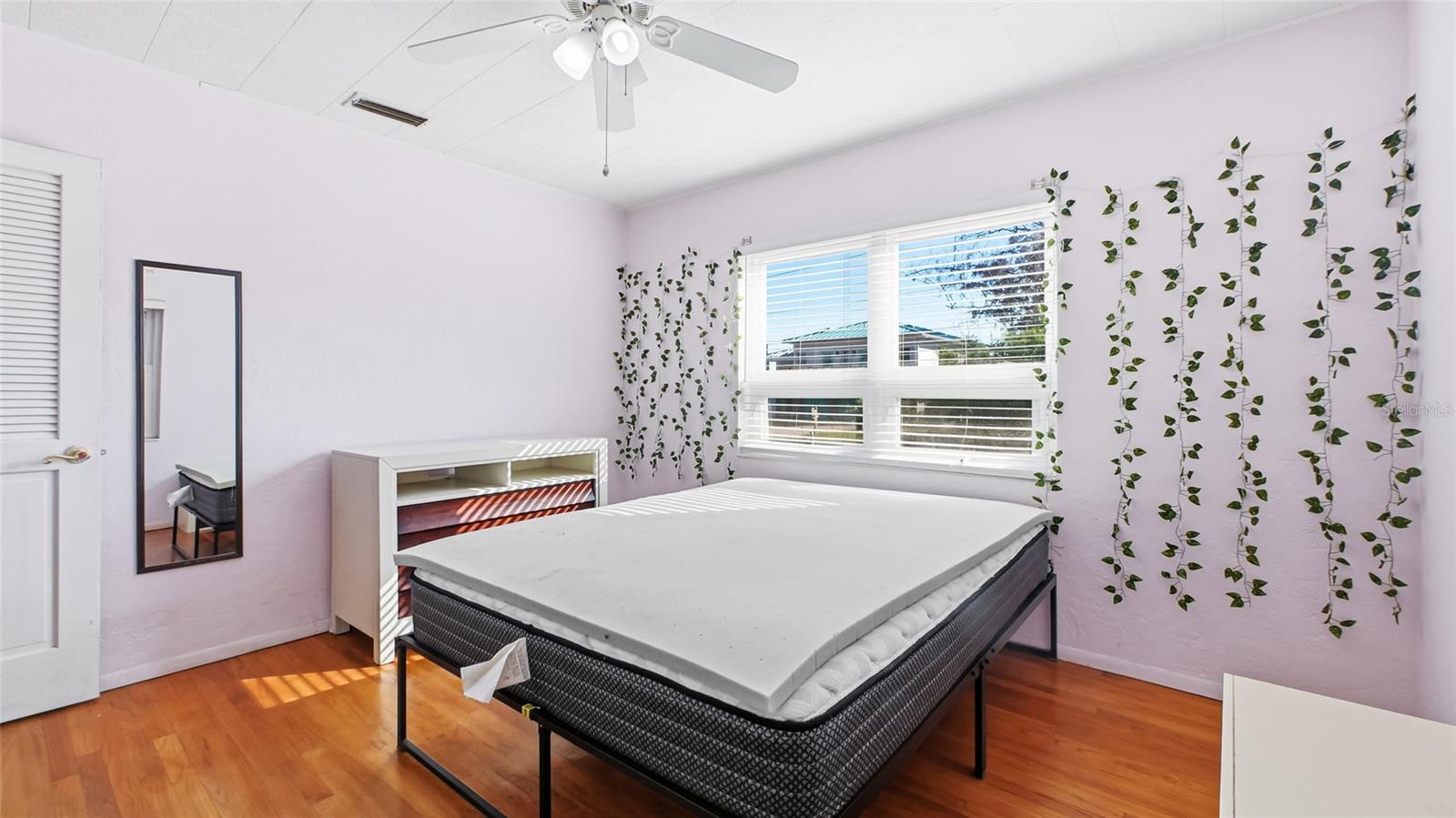 BAY VIEW PARK SEC P - Residential