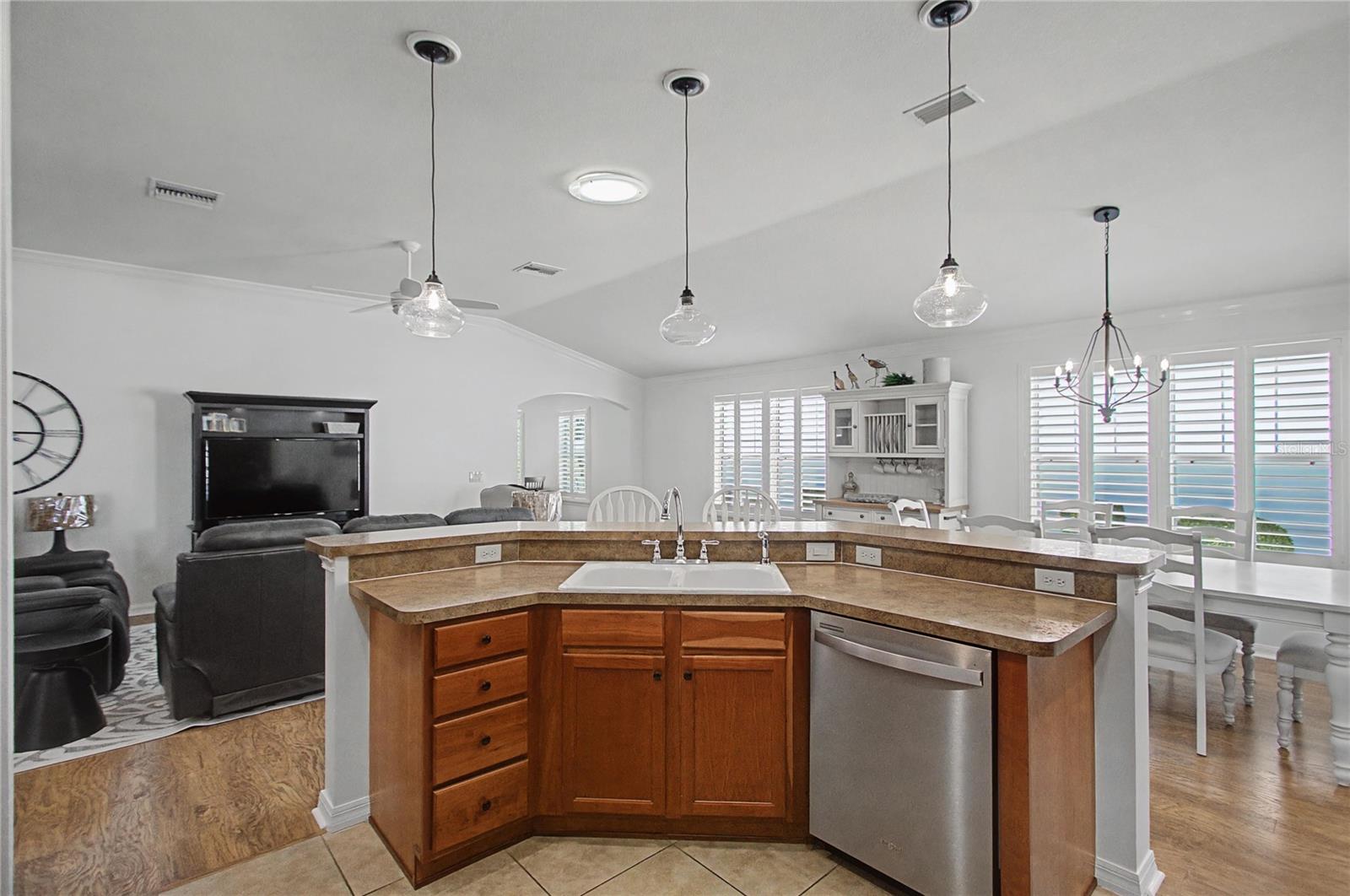 THE CABANAS AT CREEKSIDE LANDING - Residential