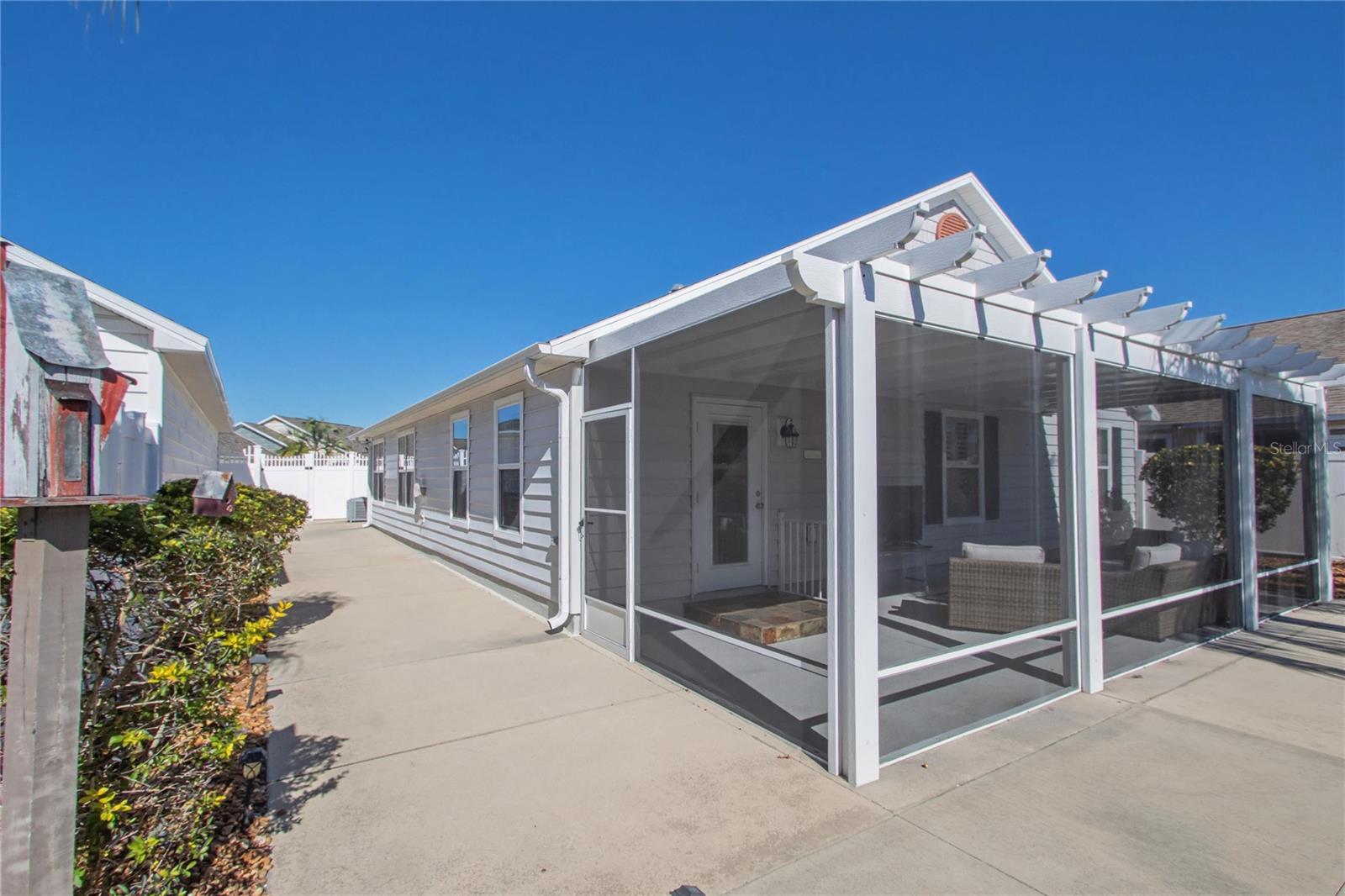 THE CABANAS AT CREEKSIDE LANDING - Residential