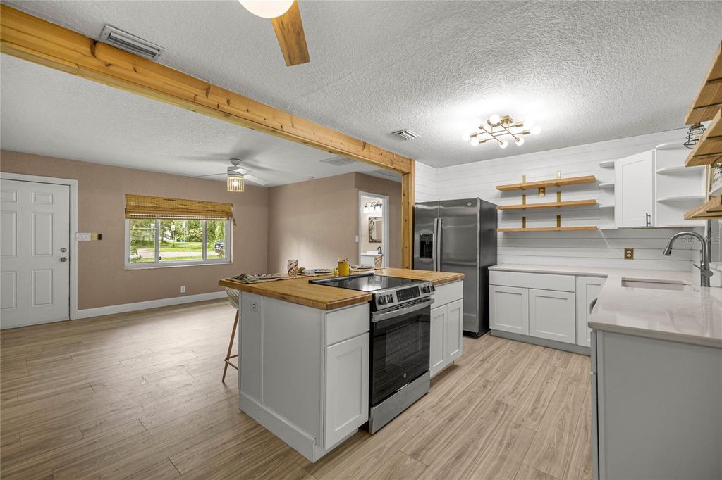 Photo of 2021 NW 13th Avenue, Crystal River, FL 34428 (MLS # TB8422308)