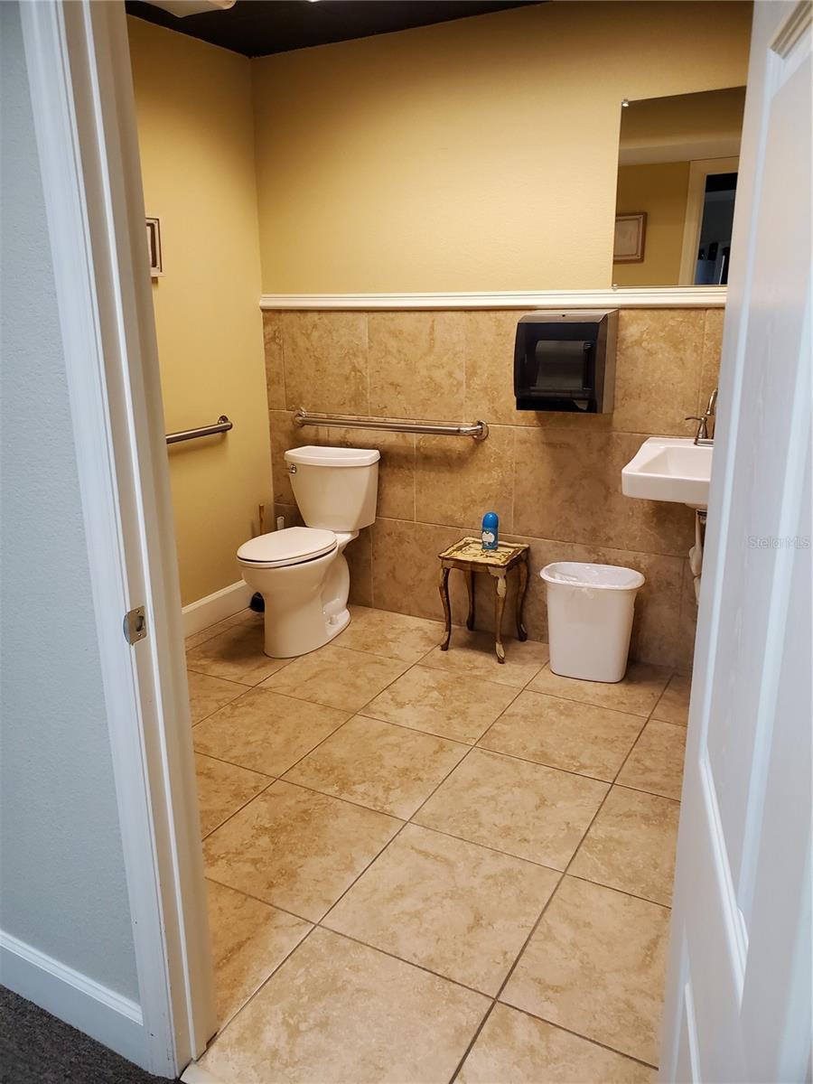 RANDS ADD TO LONGWOOD - Commercial Lease