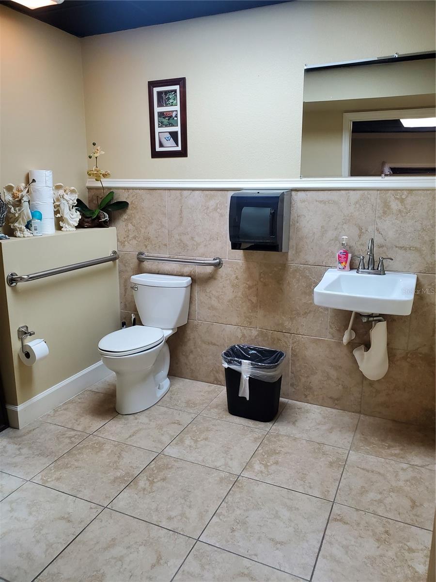 RANDS ADD TO LONGWOOD - Commercial Lease