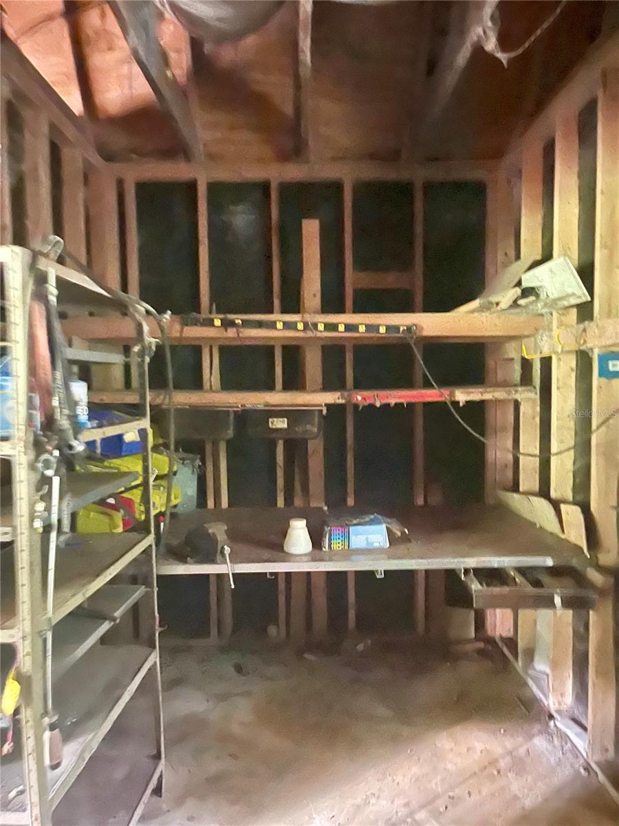 MERI OAKS - Residential