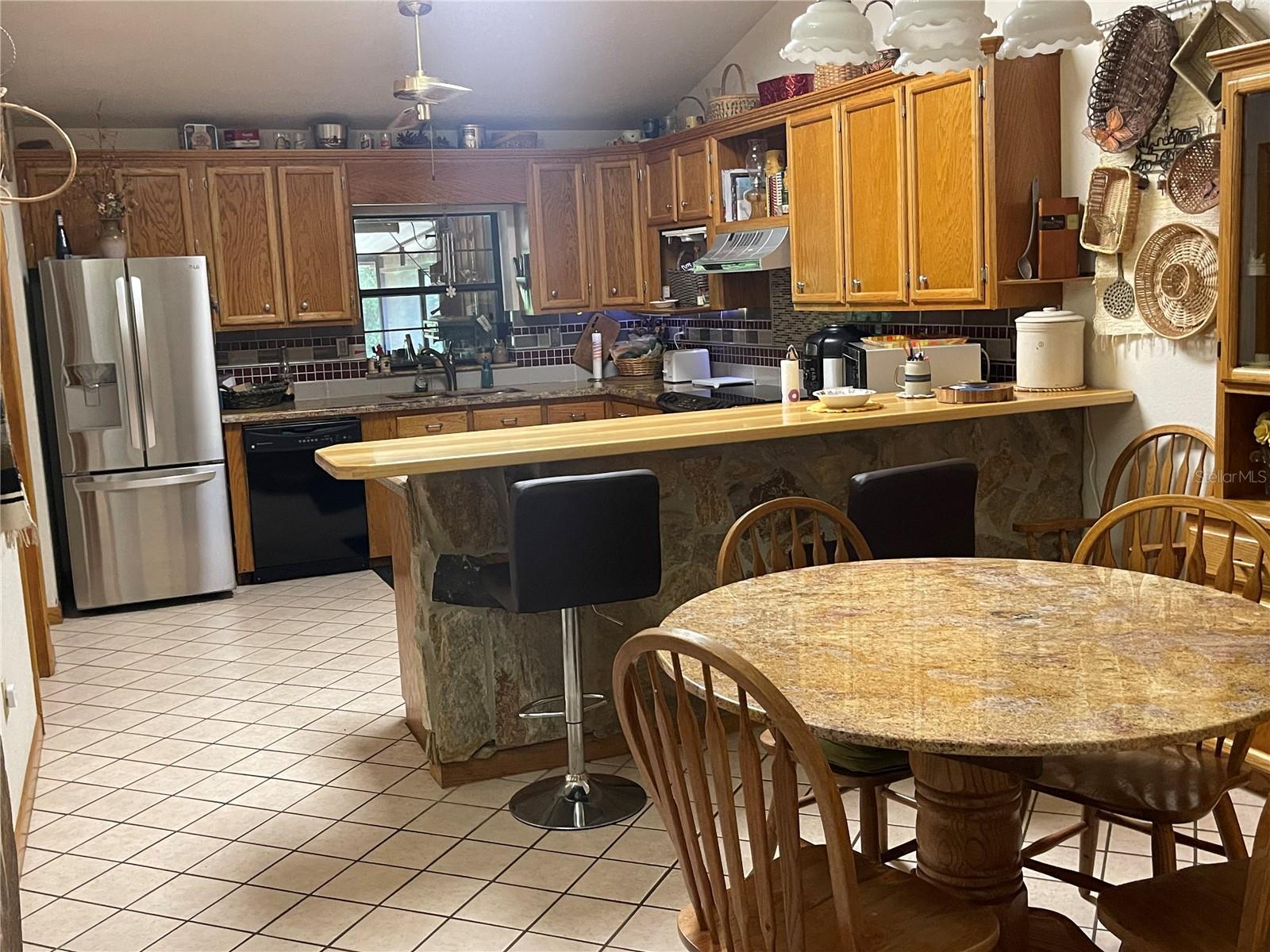 MERI OAKS - Residential