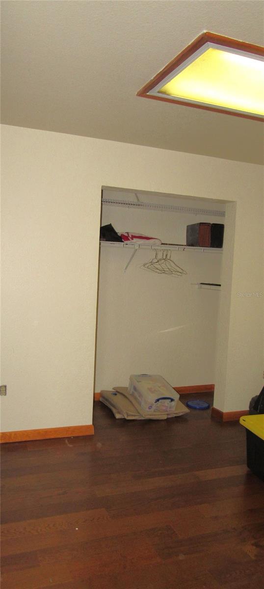 MERI OAKS - Residential