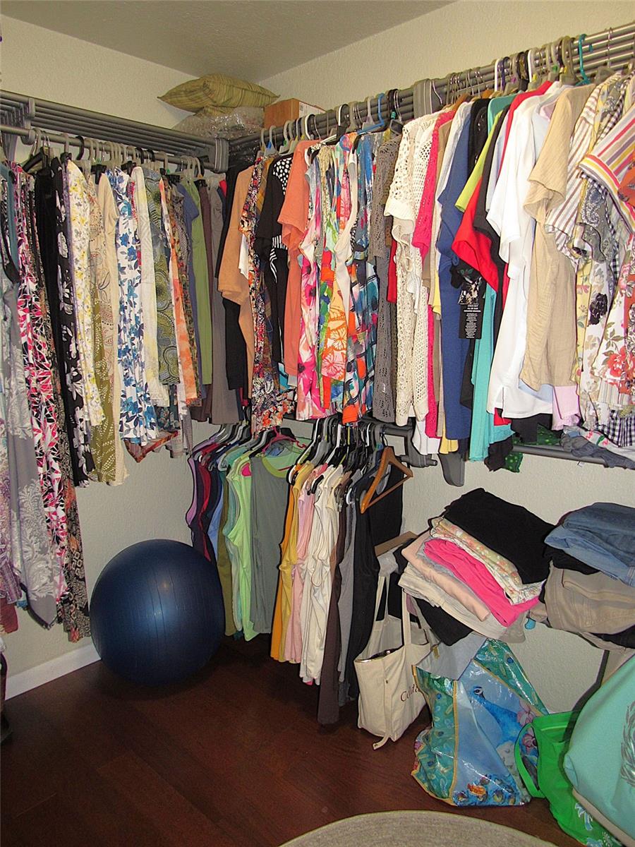 MERI OAKS - Residential