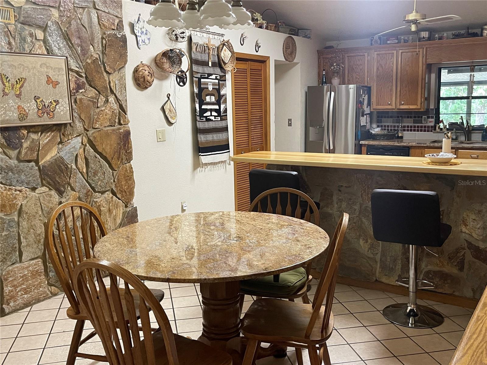 MERI OAKS - Residential