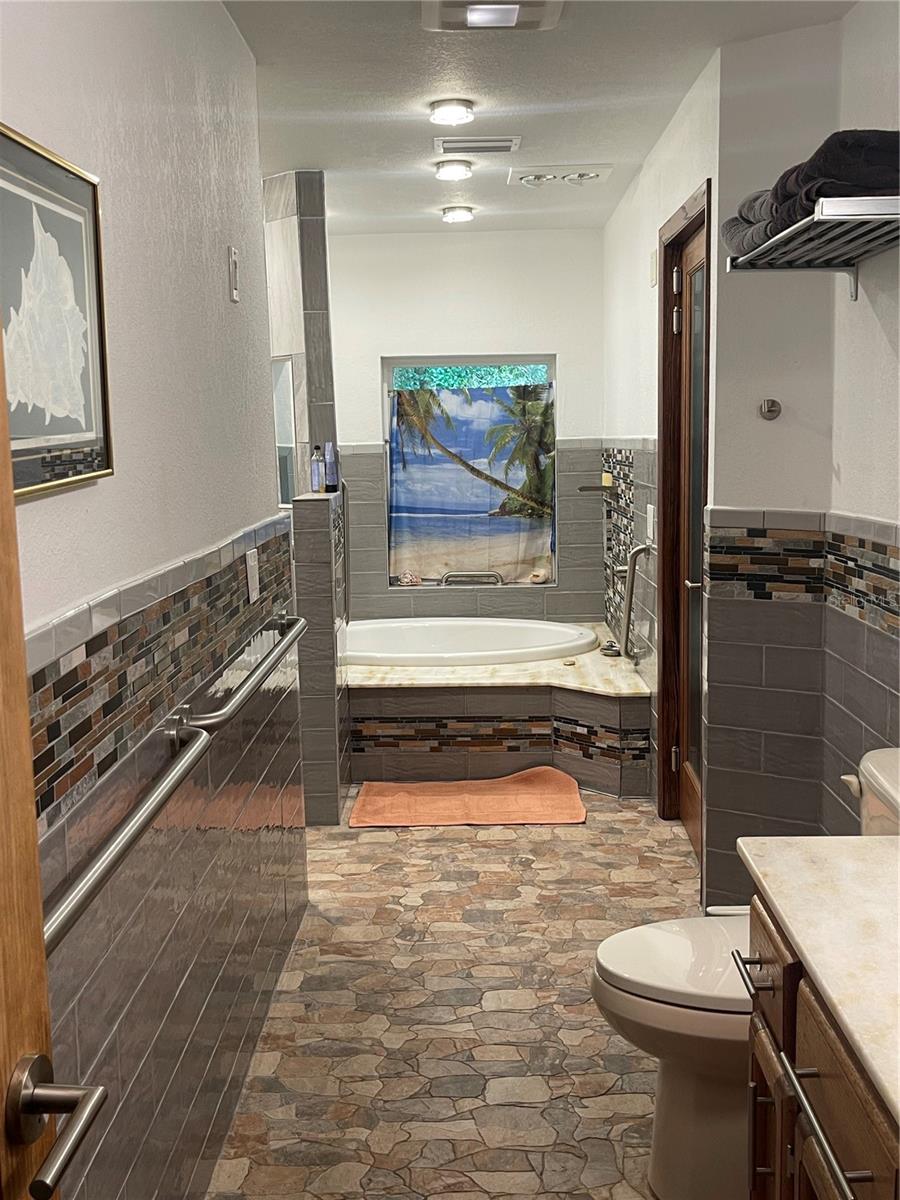 MERI OAKS - Residential