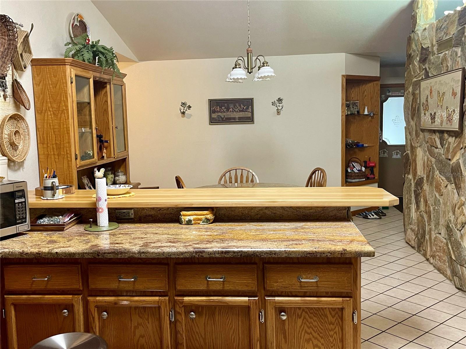 MERI OAKS - Residential