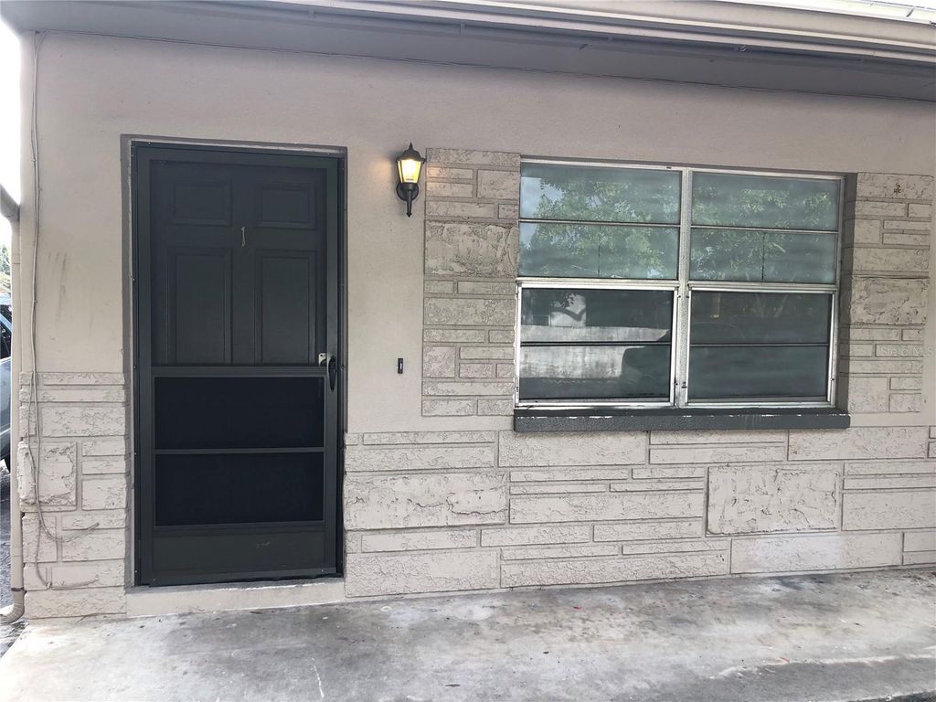 Photo of 135 NE Madison Circle N, St Petersburg, FL 33702 (MLS # TB8482251)