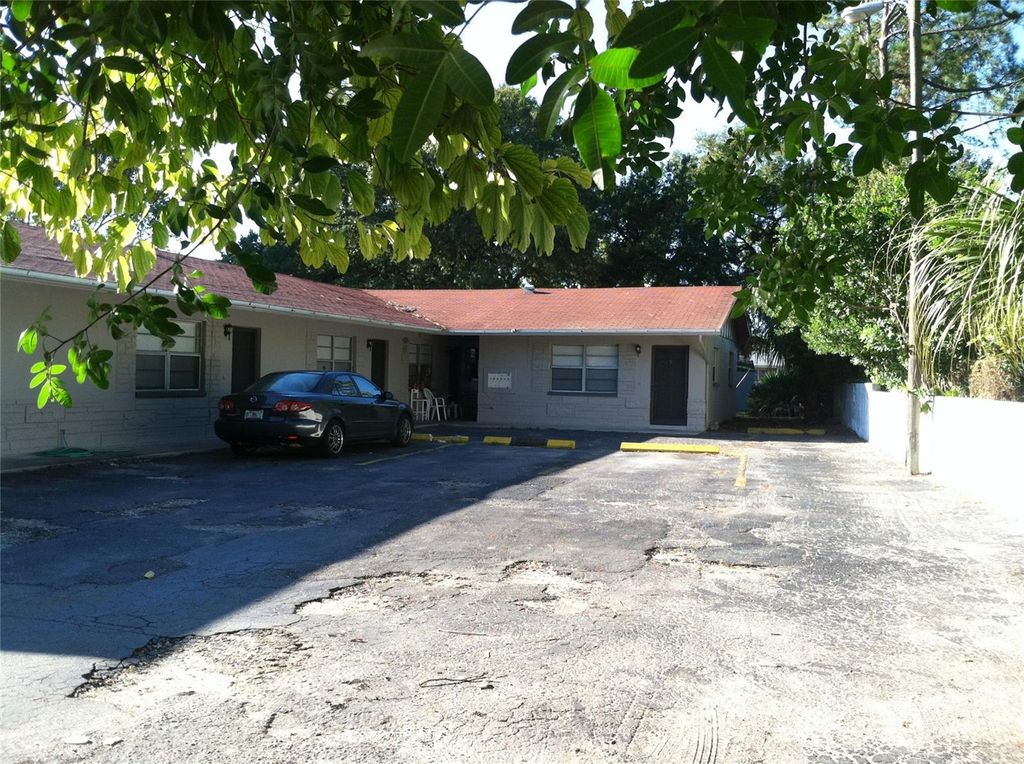 Photo of 135 NE Madison Circle N, St Petersburg, FL 33702 (MLS # TB8482251)