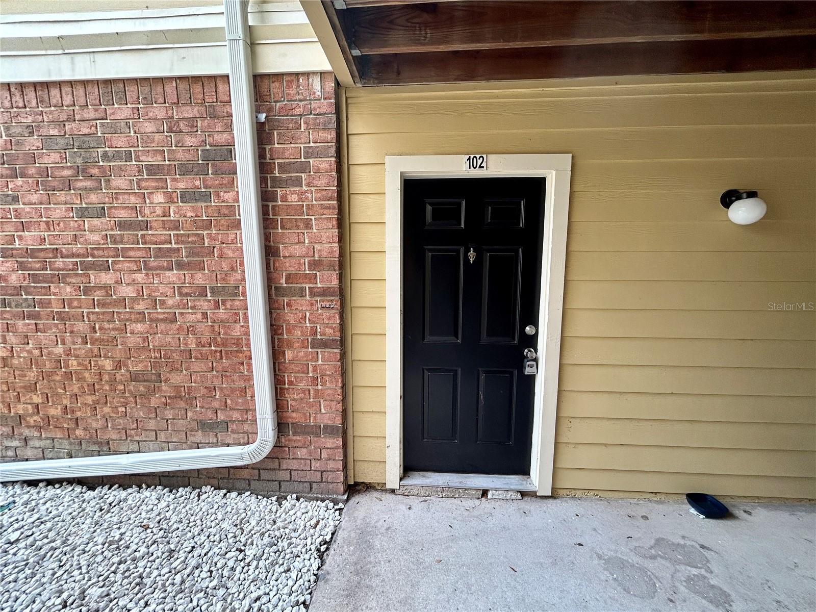 THE GRAND RESERVE CONDO - Residential Lease