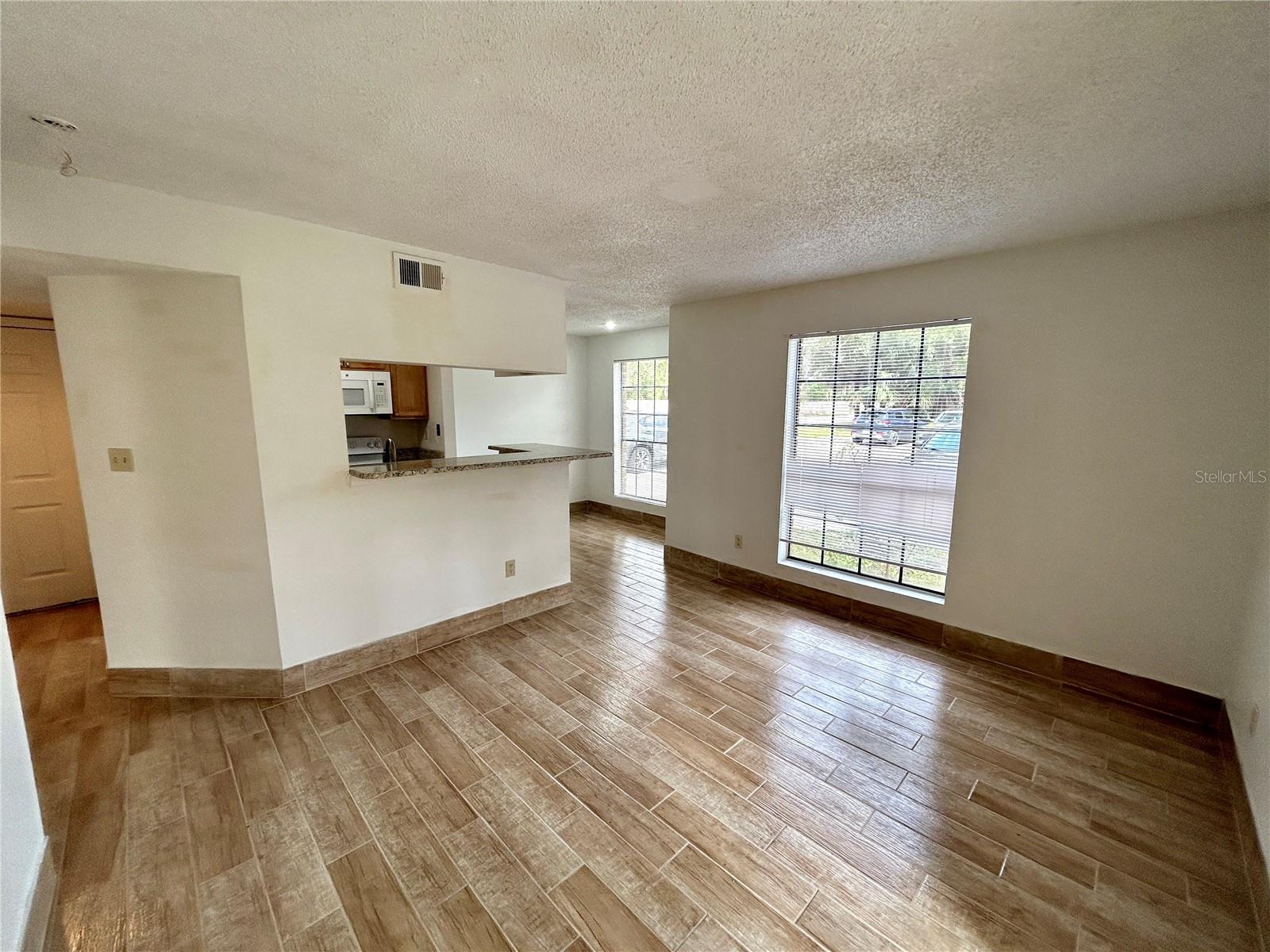 THE GRAND RESERVE CONDO - Residential Lease