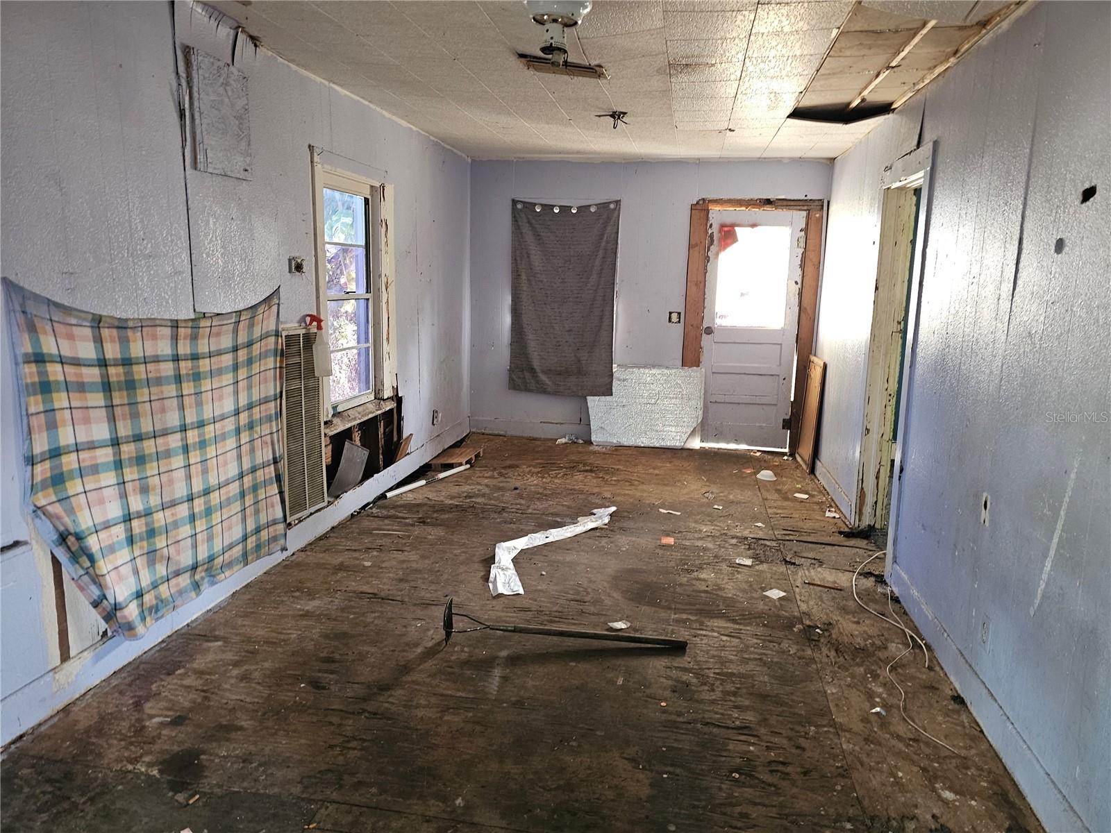 HIGHLAND GROVES - Residential