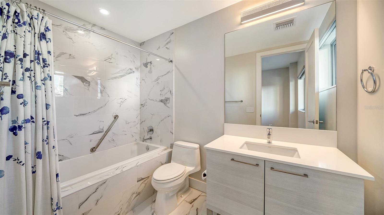 VUE SARASOTA BAY - Residential