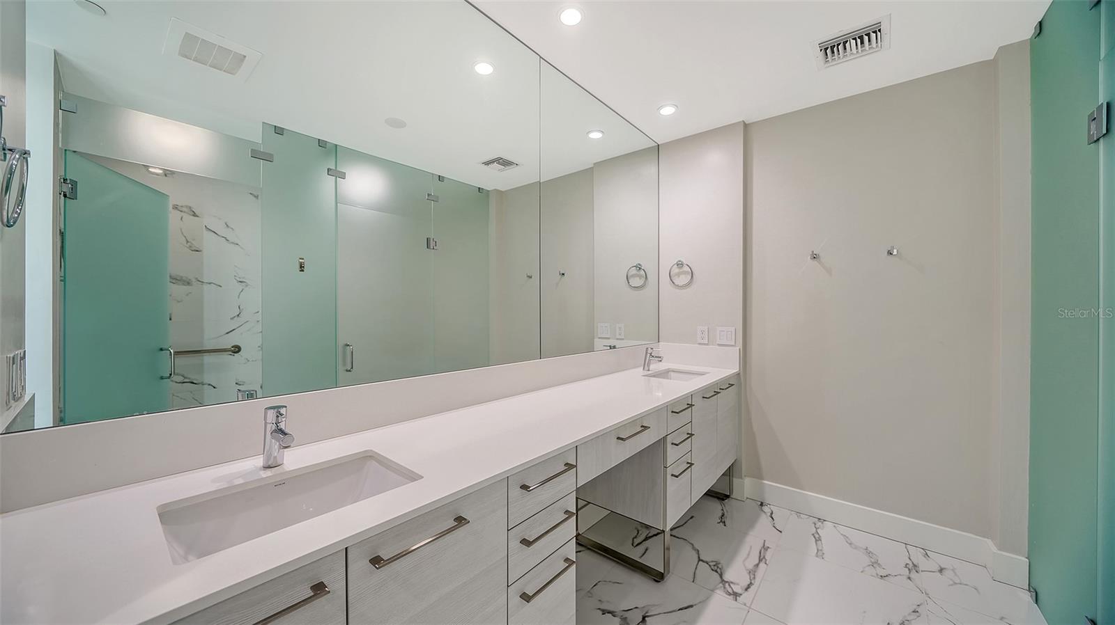 VUE SARASOTA BAY - Residential