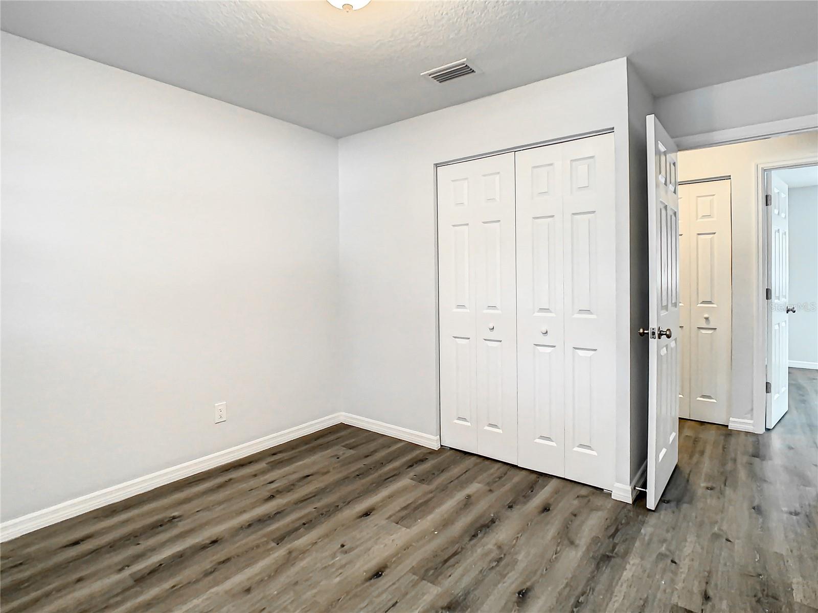 LAKEWOOD ESTATES JEDLOVECS ADD - Residential Lease