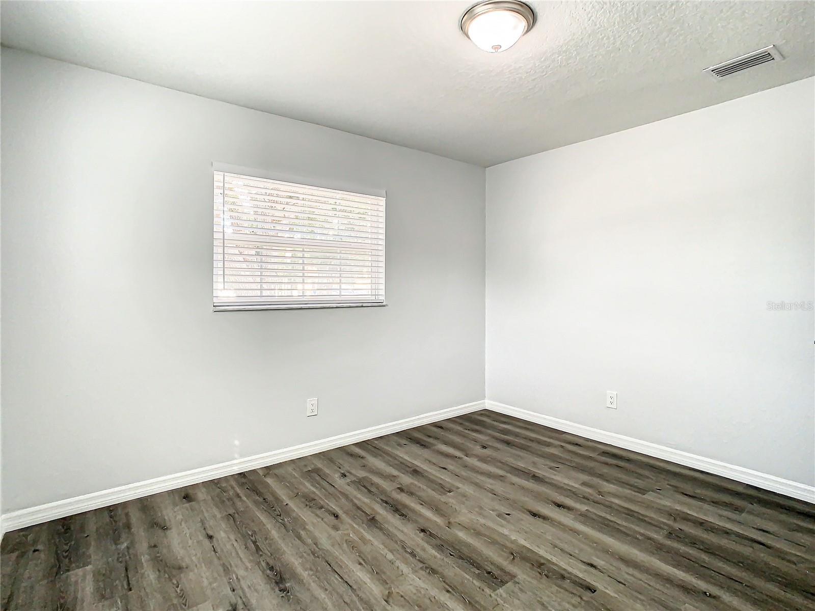 LAKEWOOD ESTATES JEDLOVECS ADD - Residential Lease