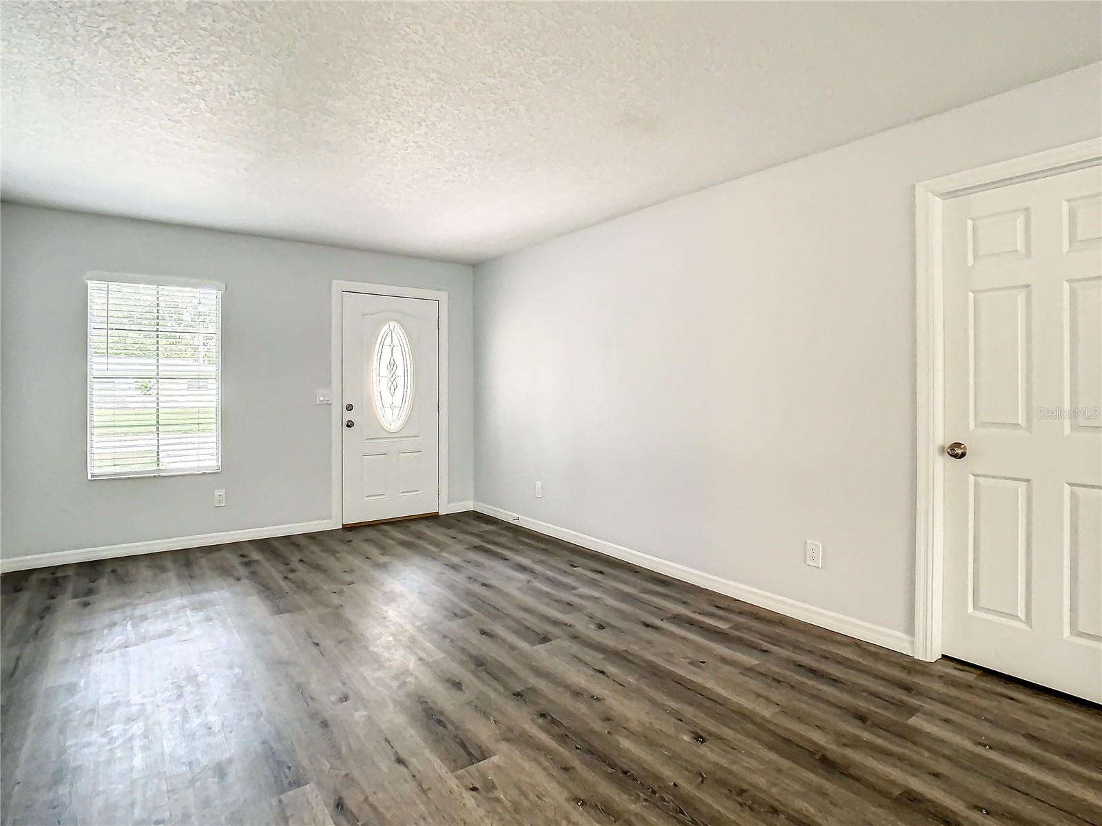 LAKEWOOD ESTATES JEDLOVECS ADD - Residential Lease