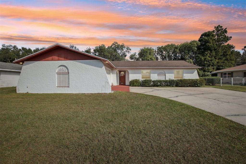 Photo of 1525 Leslie Drive, Lakeland, FL 33801 (MLS # L4957115)