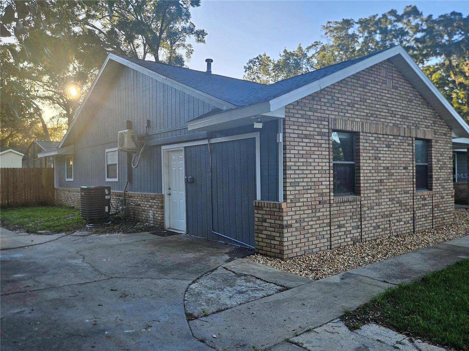 985 SE 56TH COURT