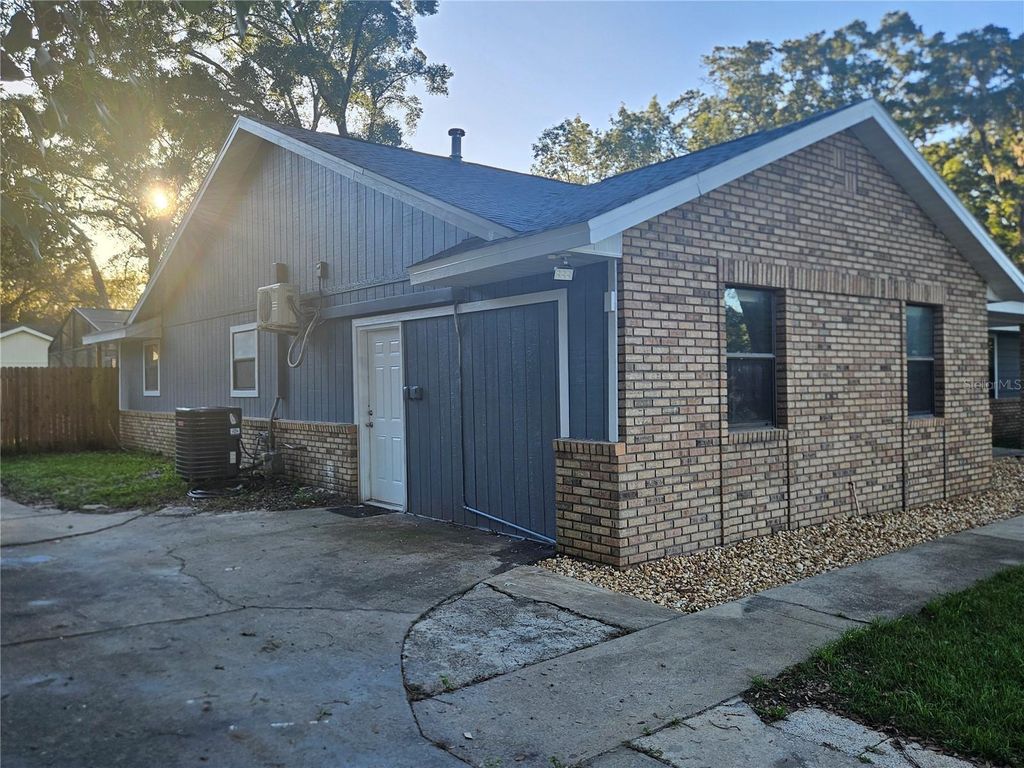 Photo of 985 SE 56th Court, Ocala, FL 34480 (MLS # OM711376)