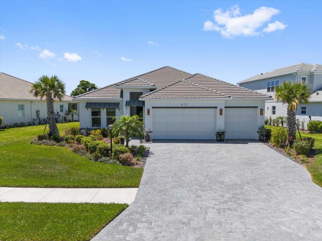 Photo of 729 Tailwind Place, Sarasota, FL 34240 (MLS # A4699054)