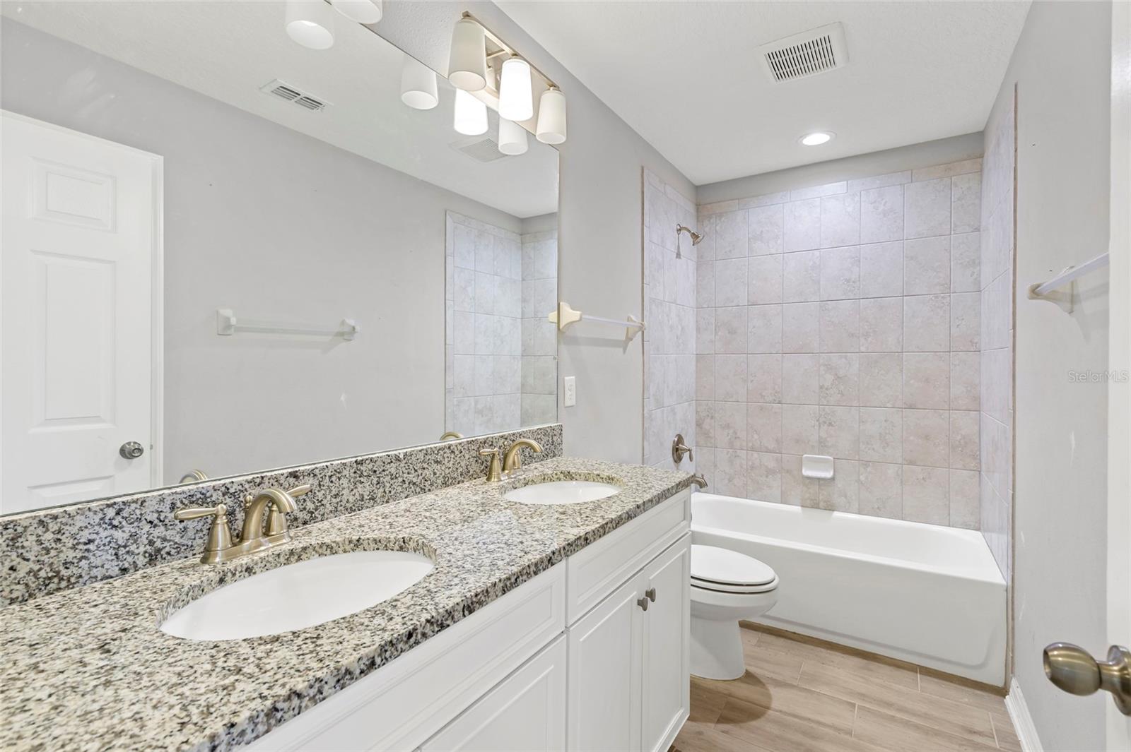 BERRY BAY - Residential