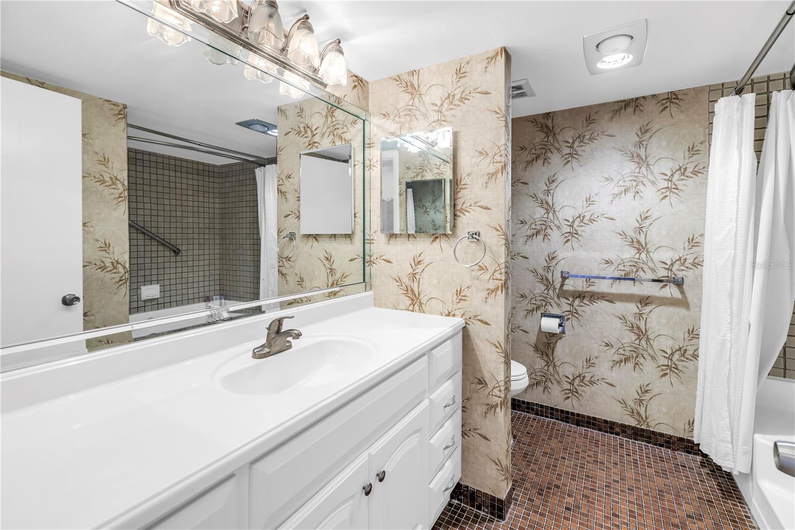 CIEGA COVE CONDO - Residential