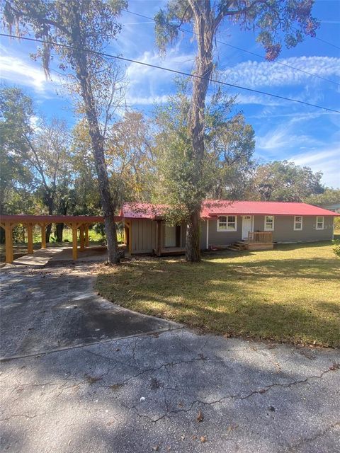 A home in FLORAL CITY