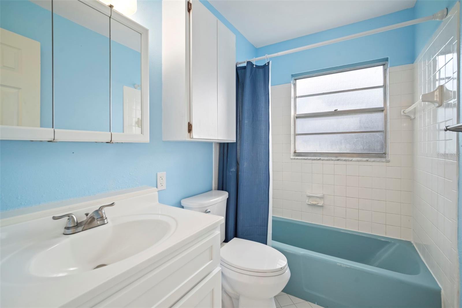 APOLLO BEACH UNIT TWO - Residential