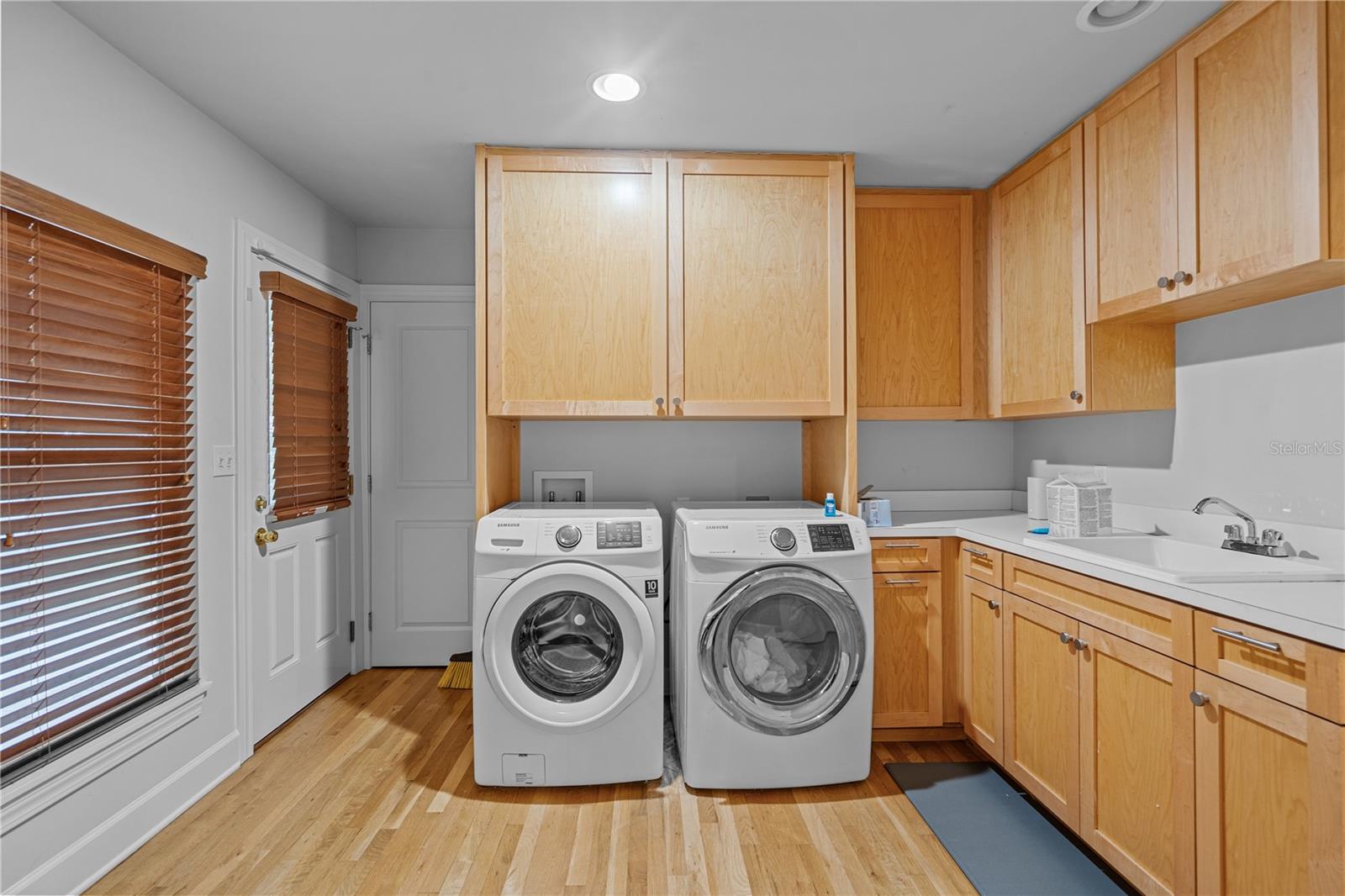 DOIG & ROBERTSONS ADDN-W R THOMAS - Residential Lease