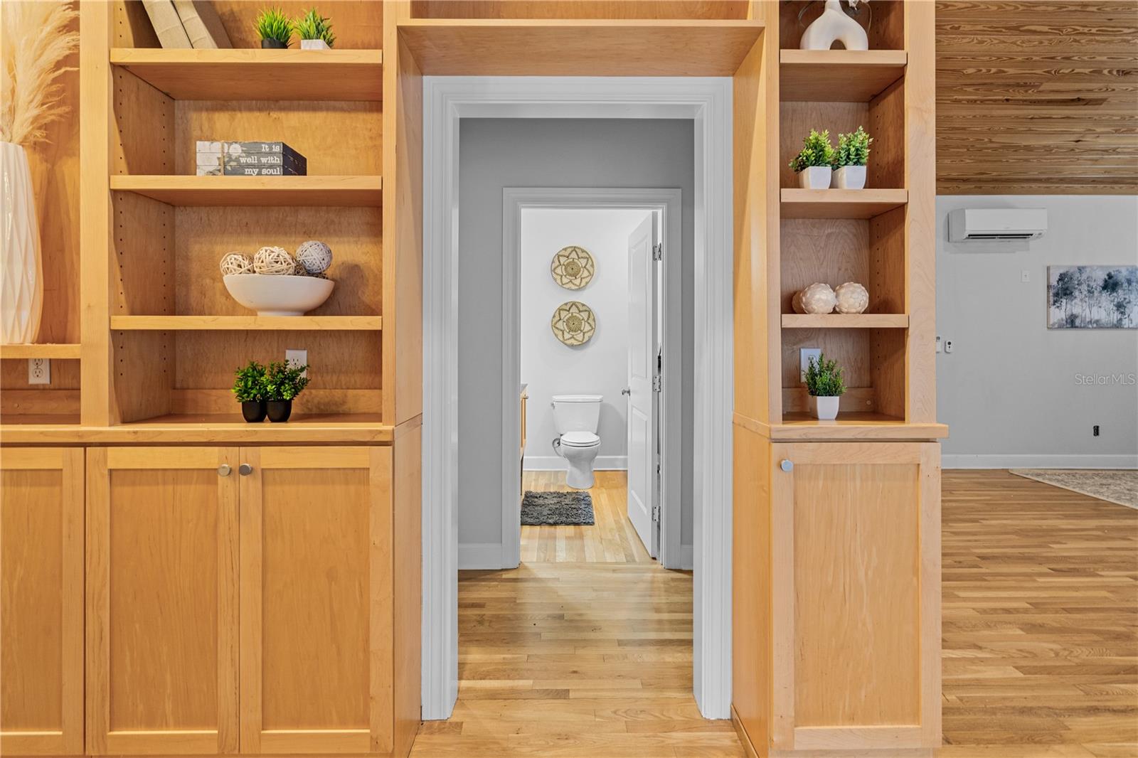 DOIG & ROBERTSONS ADDN-W R THOMAS - Residential Lease