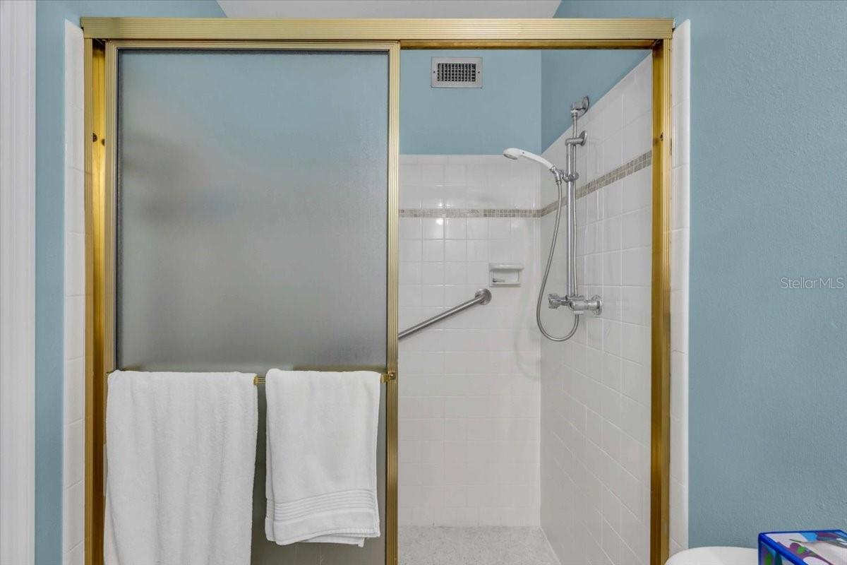 VENICE BEACH APTS SEC 1 - Residential