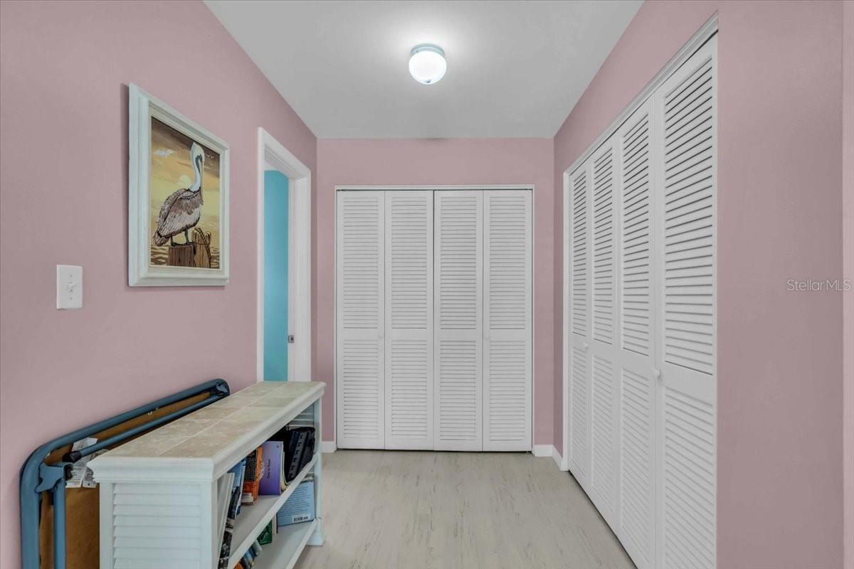 VENICE BEACH APTS SEC 1 - Residential