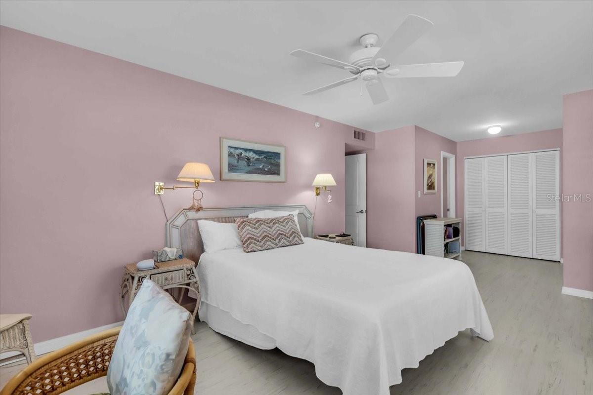 VENICE BEACH APTS SEC 1 - Residential