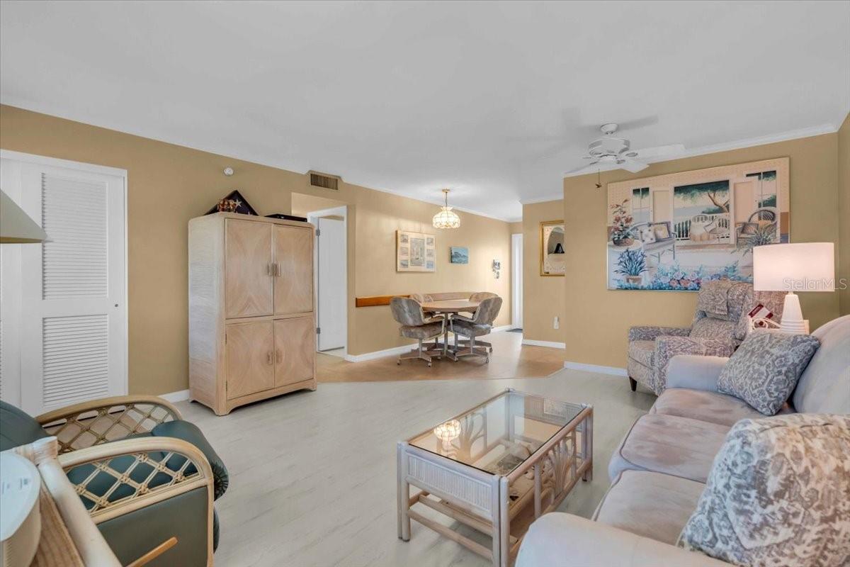 VENICE BEACH APTS SEC 1 - Residential